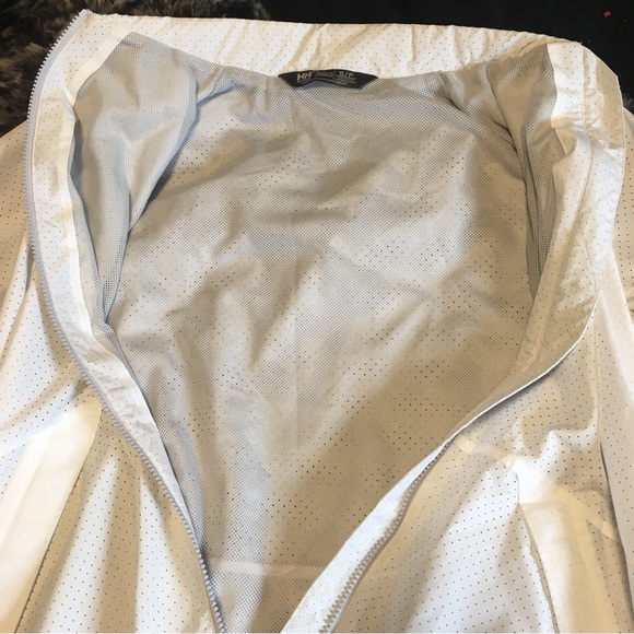 *SOLD* BNWT Helly Hansen white wind breaker Sz Small - Picture 4 of 7